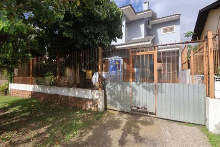 Casa à venda com 350m², 5 quartos e 2 vagasFachada