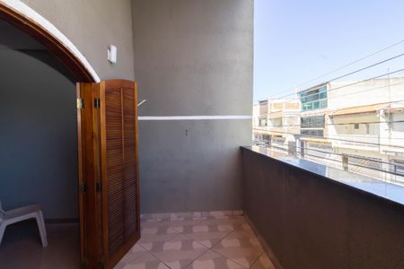 Varanda de casa para alugar com 3 quartos, 170m² em Vila Regina, São Paulo