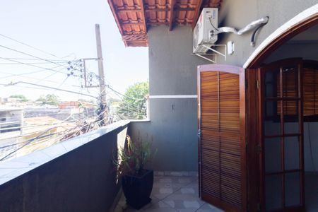 Varanda de casa para alugar com 3 quartos, 170m² em Vila Regina, São Paulo