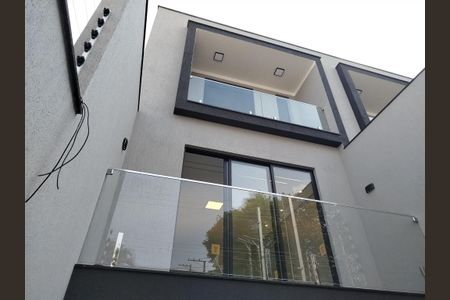 Casa à venda com 245m², 3 quartos e 5 vagasFachada