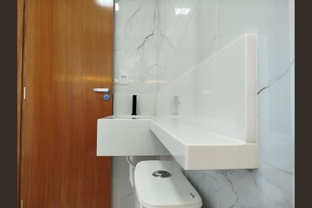 Casa à venda com 245m², 3 quartos e 5 vagasBanheiro da Suíte 1