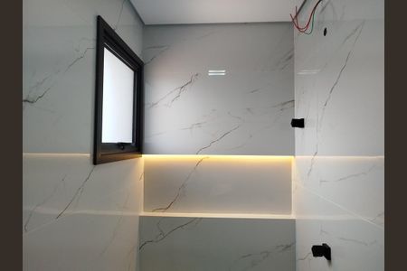 Casa à venda com 245m², 3 quartos e 5 vagasBanheiro da Suíte 1