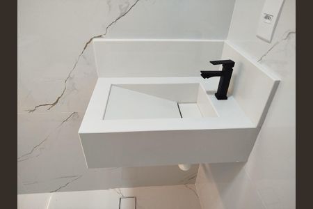 Casa à venda com 245m², 3 quartos e 5 vagasBanheiro da Suíte 2