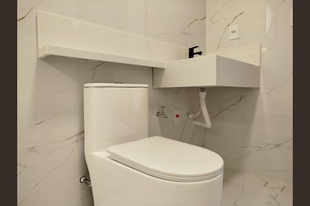 Casa à venda com 245m², 3 quartos e 5 vagasBanheiro da Suíte 3