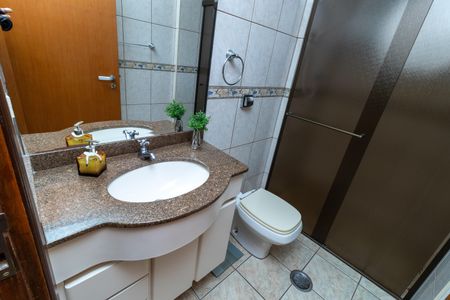 Apartamento à venda com 90m², 2 quartos e 2 vagas Apartamento à venda com 90m², 2 quartos e 2 vagasBanheiro