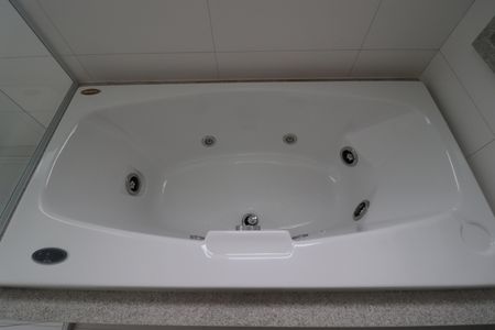 Apartamento à venda com 185m², 4 quartos e 3 vagasBanheiro da Suíte 1