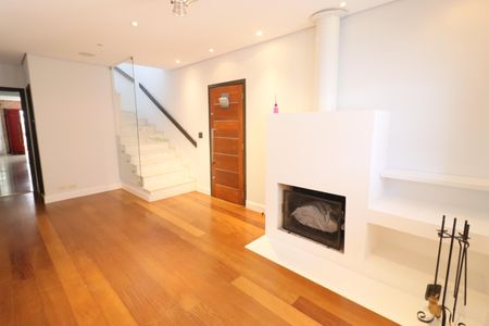 Casa à venda com 160m², 4 quartos e 2 vagasSala