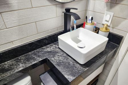 Apartamento à venda com 45m², 2 quartos e 1 vaga Apartamento à venda com 45m², 2 quartos e 1 vagaBanheiro