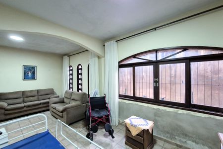 Casa à venda com 230m², 3 quartos e 4 vagasSala