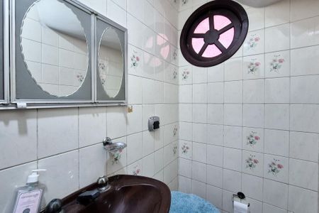 Casa à venda com 230m², 3 quartos e 4 vagasLavabo