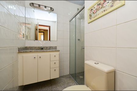 Apartamento à venda com 94m², 3 quartos e 2 vagas Apartamento à venda com 94m², 3 quartos e 2 vagasBanheiro da Suíte