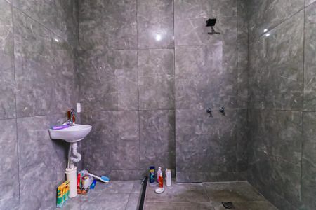 Apartamento para alugar com 41m², 1 quarto e sem vaga Apartamento para alugar com 41m², 1 quarto e sem vagaBanheiro