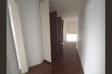 Corredor de apartamento para alugar com 4 quartos, 455m² em Morumbi, São Paulo