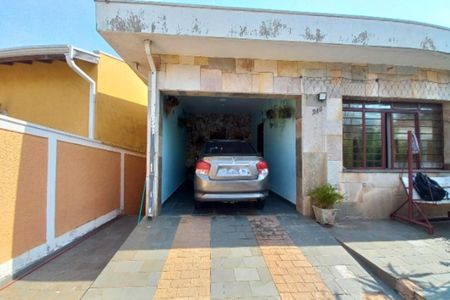 Casa à venda com 264m², 4 quartos e 2 vagas Casa à venda com 264m², 4 quartos e 2 vagasGaragem