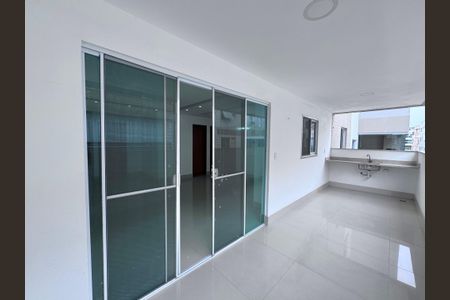 Apartamento à venda com 93m², 2 quartos e 2 vagasVaranda