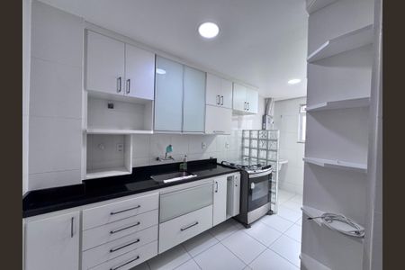 Apartamento à venda com 93m², 2 quartos e 2 vagasCozinha
