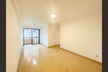 Sala de apartamento para alugar com 2 quartos, 67m² em Indianópolis, São Paulo