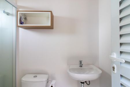 Casa de condomínio à venda com 198m², 2 quartos e 2 vagas Casa de condomínio à venda com 198m², 2 quartos e 2 vagasBanheiro da Area Externa