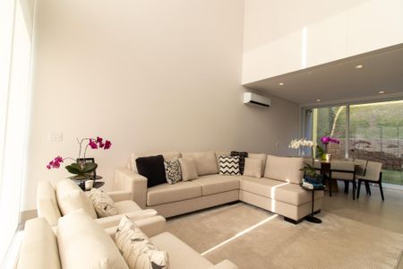 Casa de condomínio à venda com 198m², 2 quartos e 2 vagas Casa de condomínio à venda com 198m², 2 quartos e 2 vagasSala