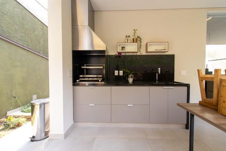 Casa de condomínio à venda com 198m², 2 quartos e 2 vagas Casa de condomínio à venda com 198m², 2 quartos e 2 vagasÁrea externa