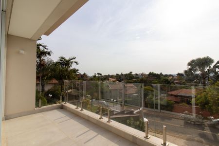 Casa de condomínio à venda com 198m², 2 quartos e 2 vagas Casa de condomínio à venda com 198m², 2 quartos e 2 vagasVaranda