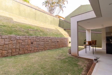 Casa de condomínio à venda com 198m², 2 quartos e 2 vagas Casa de condomínio à venda com 198m², 2 quartos e 2 vagasÁrea externa