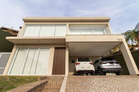 Casa de condomínio à venda com 198m², 2 quartos e 2 vagas Casa de condomínio à venda com 198m², 2 quartos e 2 vagasFachada
