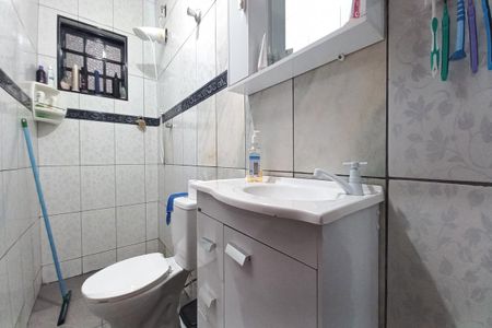 Casa à venda com 40m², 3 quartos e 2 vagasBanheiro