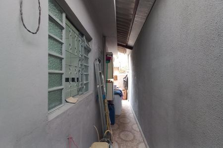 Casa à venda com 40m², 3 quartos e 2 vagasCorredor