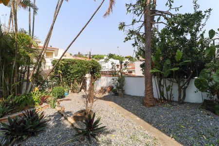 Casa à venda com 269m², 3 quartos e 4 vagas Casa à venda com 269m², 3 quartos e 4 vagasÁrea comum