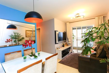 Sala de apartamento à venda com 3 quartos, 70m² em Vila Sonia do Taboao, Taboão da Serra
