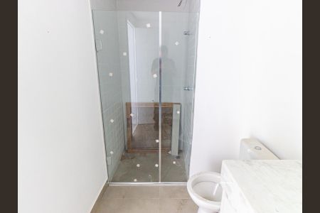 Banheiro de kitnet/studio para alugar com 1 quarto, 27m² em Brás, São Paulo