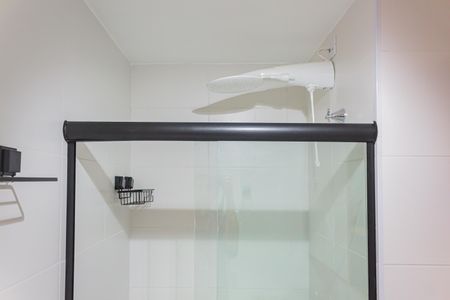 Banheiro de kitnet/studio para alugar com 1 quarto, 24m² em Pompeia, São Paulo