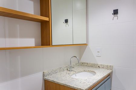Banheiro de kitnet/studio para alugar com 1 quarto, 24m² em Pompeia, São Paulo