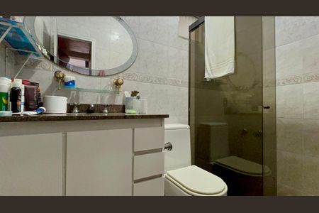 Apartamento à venda com 77m², 2 quartos e 2 vagas Apartamento à venda com 77m², 2 quartos e 2 vagasBanheiro da Suíte