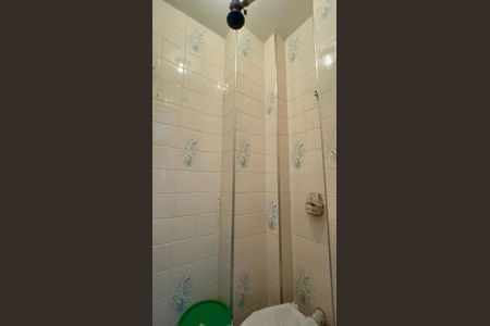 Apartamento à venda com 77m², 2 quartos e 2 vagas Apartamento à venda com 77m², 2 quartos e 2 vagasBanheiro de serviço