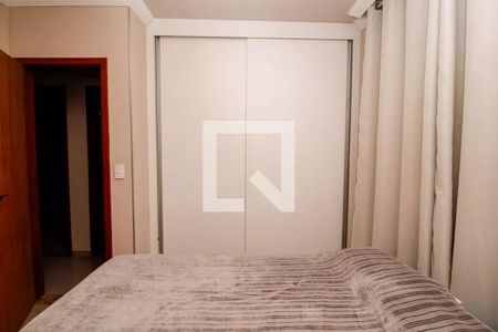 Quarto 2 de casa para alugar com 6 quartos, 330m² em Sagrada Família, Belo Horizonte