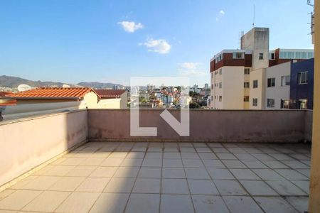 Casa para alugar com 330m², 6 quartos e 4 vagasÁrea Externa