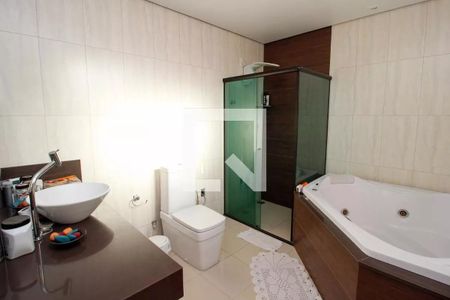 Casa para alugar com 330m², 6 quartos e 4 vagasBanheiro