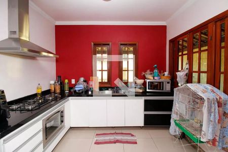 Casa para alugar com 330m², 6 quartos e 4 vagasCozinha