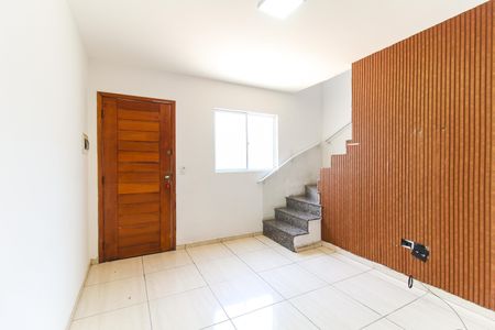 Sala de casa de condomínio para alugar com 2 quartos, 98m² em Itaquera, São Paulo