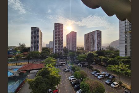 Vista da sala de apartamento à venda com 2 quartos, 58m² em Barra da Tijuca, Rio de Janeiro