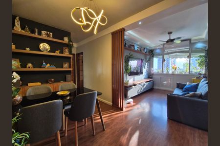 Sala de apartamento à venda com 2 quartos, 58m² em Barra da Tijuca, Rio de Janeiro