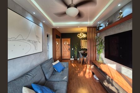 Apartamento à venda com 58m², 2 quartos e 1 vaga Apartamento à venda com 58m², 2 quartos e 1 vagaSala