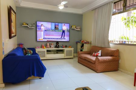 Sala de casa de condomínio à venda com 3 quartos, 295m² em Piedade, Rio de Janeiro