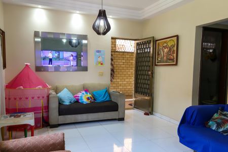 Sala de casa de condomínio à venda com 3 quartos, 295m² em Piedade, Rio de Janeiro