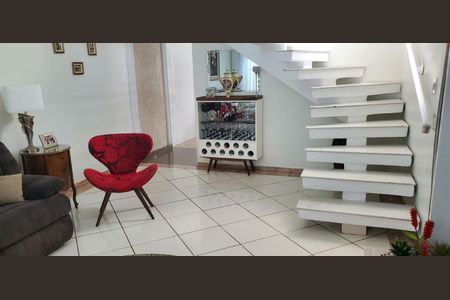 Casa à venda com 3 quartos, 180m² em Vila Alzira, Santo André