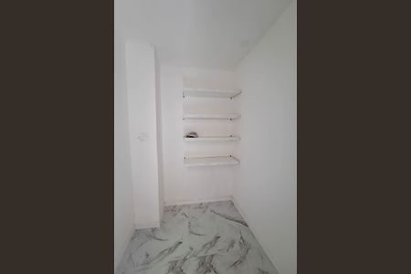 Apartamento à venda com 130m², 3 quartos e 2 vagas Apartamento à venda com 130m², 3 quartos e 2 vagasLavanderia