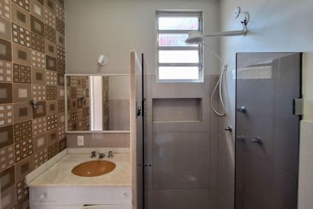 Apartamento à venda com 130m², 3 quartos e 2 vagas Apartamento à venda com 130m², 3 quartos e 2 vagasBanheiro da Suíte 1