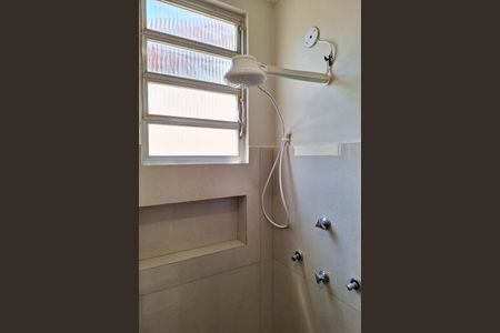 Apartamento à venda com 130m², 3 quartos e 2 vagas Apartamento à venda com 130m², 3 quartos e 2 vagasBanheiro da Suíte 1